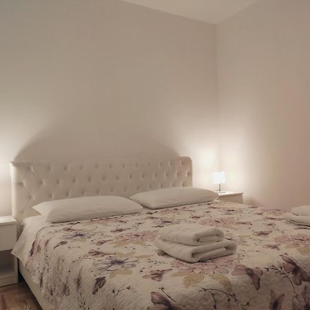 Siesta Apartments Шибеник Экстерьер фото