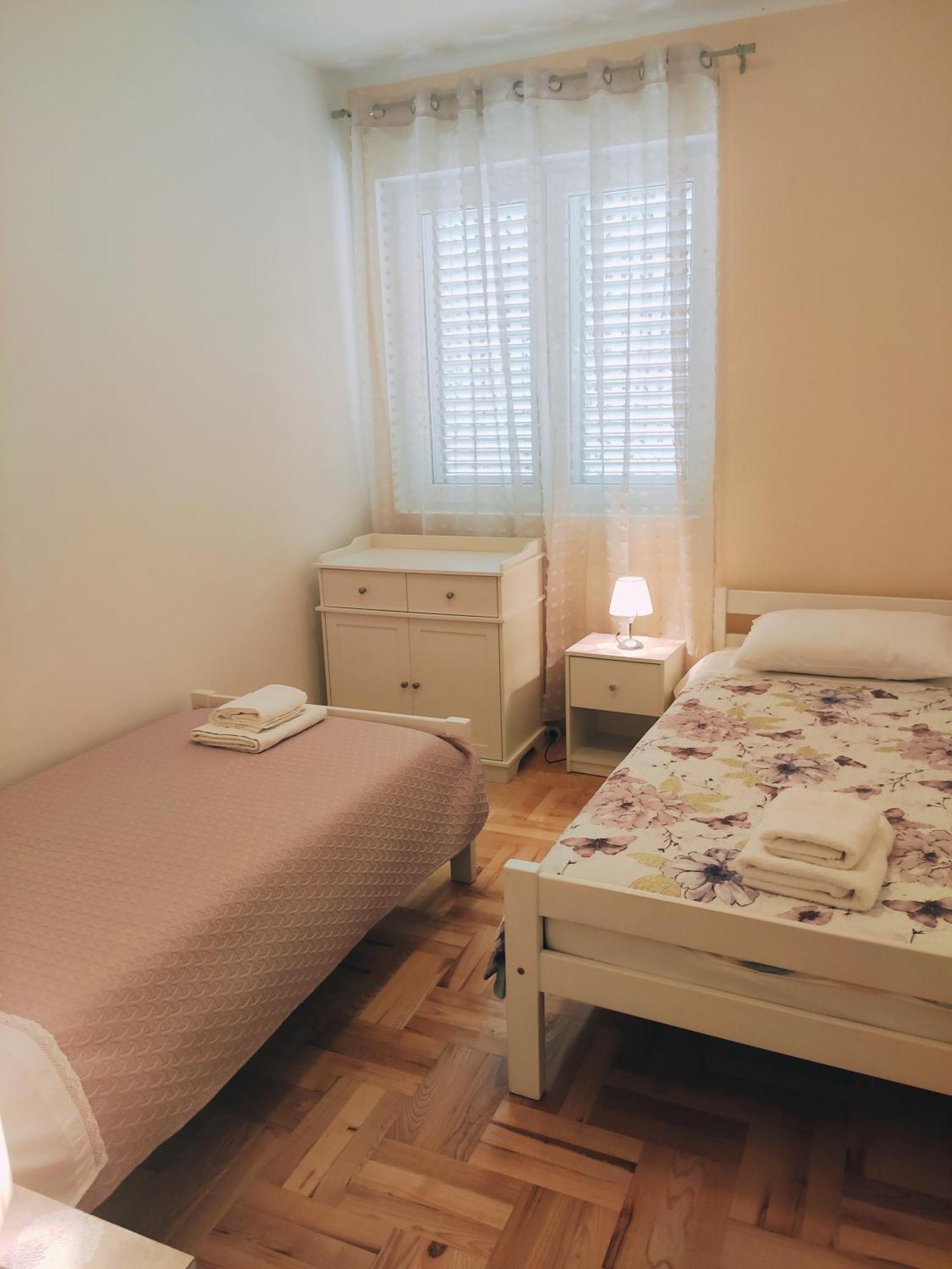 Siesta Apartments Шибеник Экстерьер фото