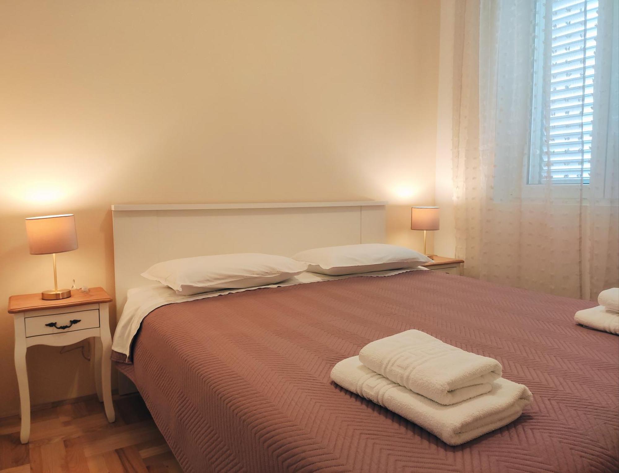 Siesta Apartments Шибеник Экстерьер фото