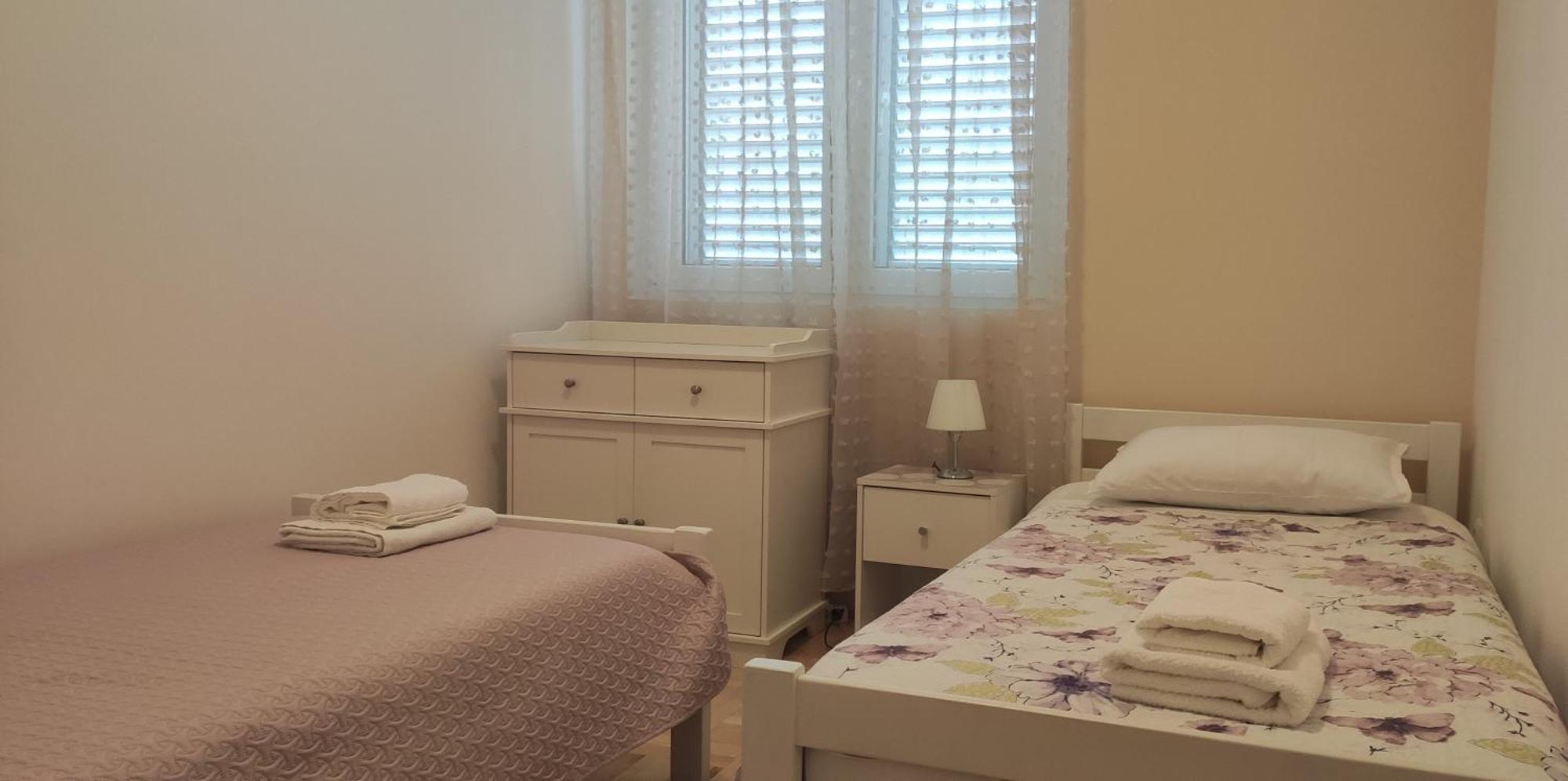 Siesta Apartments Шибеник Экстерьер фото